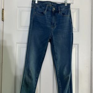 American Eagle Skinny Blue Jeans